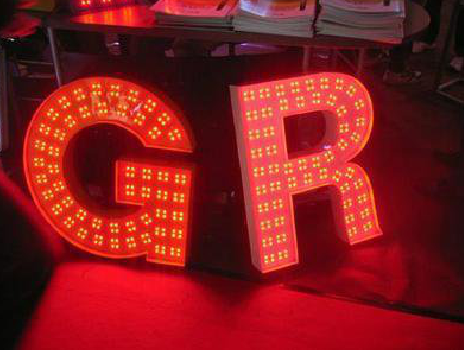 宝鸡LED发光字常见的安装误区。